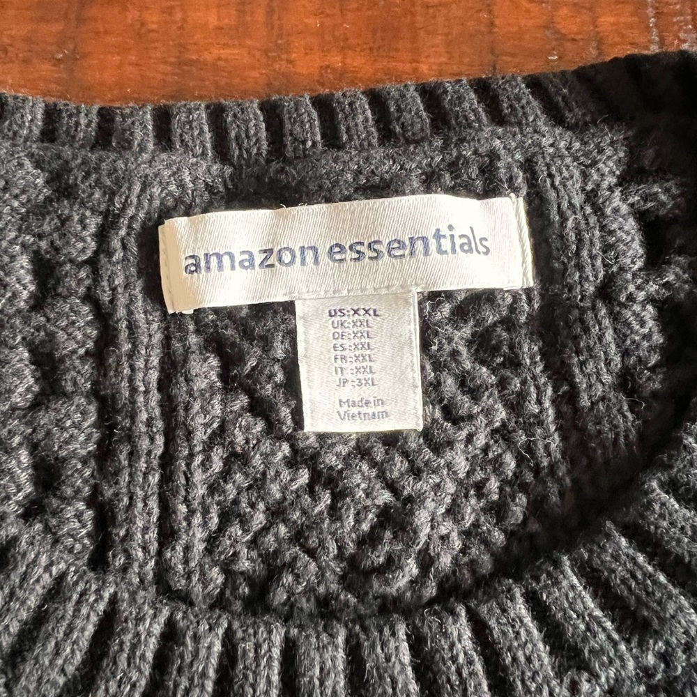 Amazon Essentials Men's Classic Cable Knit Sweater - Black - Picture 3 of 6